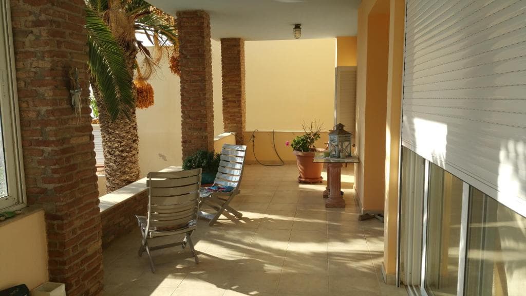 Surf House — sea-view beachfront apartment in Artemida, Greece